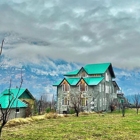 Fluestern Hostel And Cafe Nagar  Zewnętrze zdjęcie
