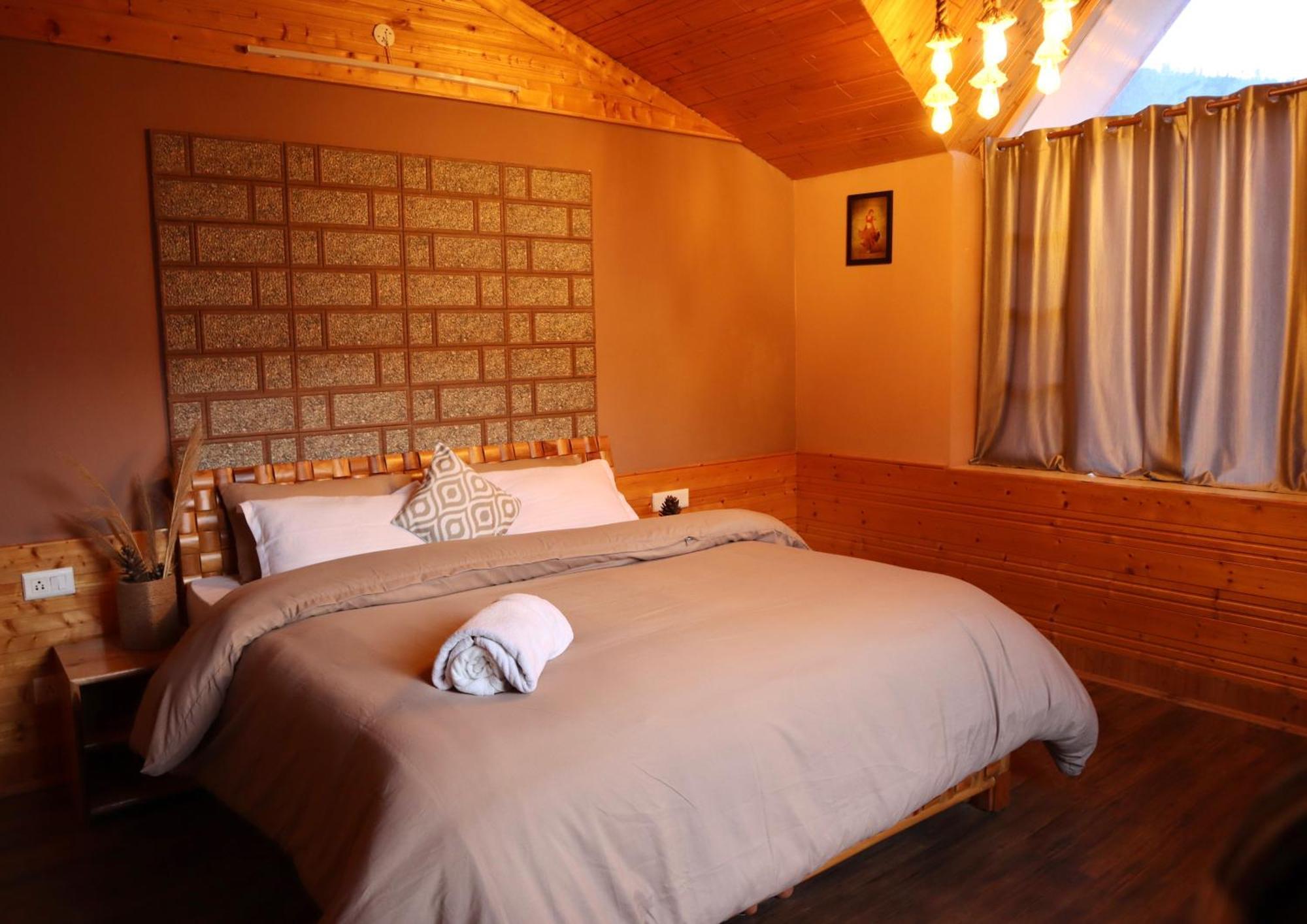 Fluestern Hostel And Cafe Nagar  Zewnętrze zdjęcie